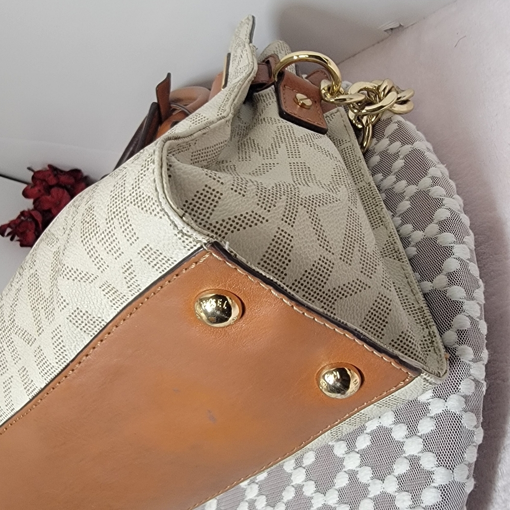 EUC Michael Kors Leather Shoulder /Crossbody bags - Picture 6 of 12